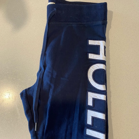 Navy Hollister Leggings- bundle 3+ items get 15% - Picture 5 of 5